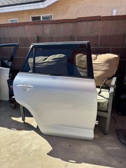 RIGHT PASSENGER SIDE REAR DOOR 2012 TOYOTA RAV4 (WHITE) WITH HINGES