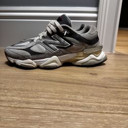 New Balance 9060 Size 9.5