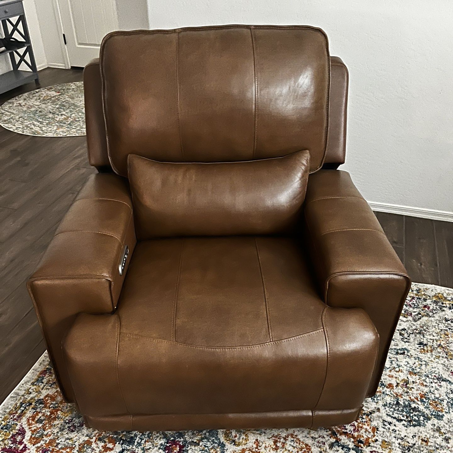 Dual Power Oversized Leather Recliner 