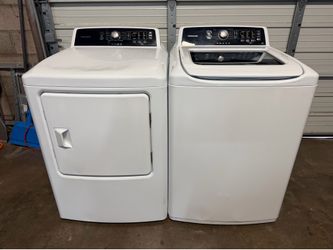 FRIGIDAIRE WASHER AND DRYER SET