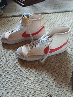 NIKE leather Hightops...Size US 8