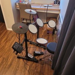 Alesis Turbo Max Electric Drum Set 