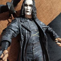 THE CROW Like NEW He Talks! 18"