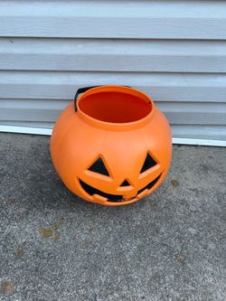 Large Halloween Jack-O-Lantern Plastic Candy Bucket