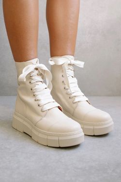 Aloha Can Can Boots Beige | size 6 - 7 (36)