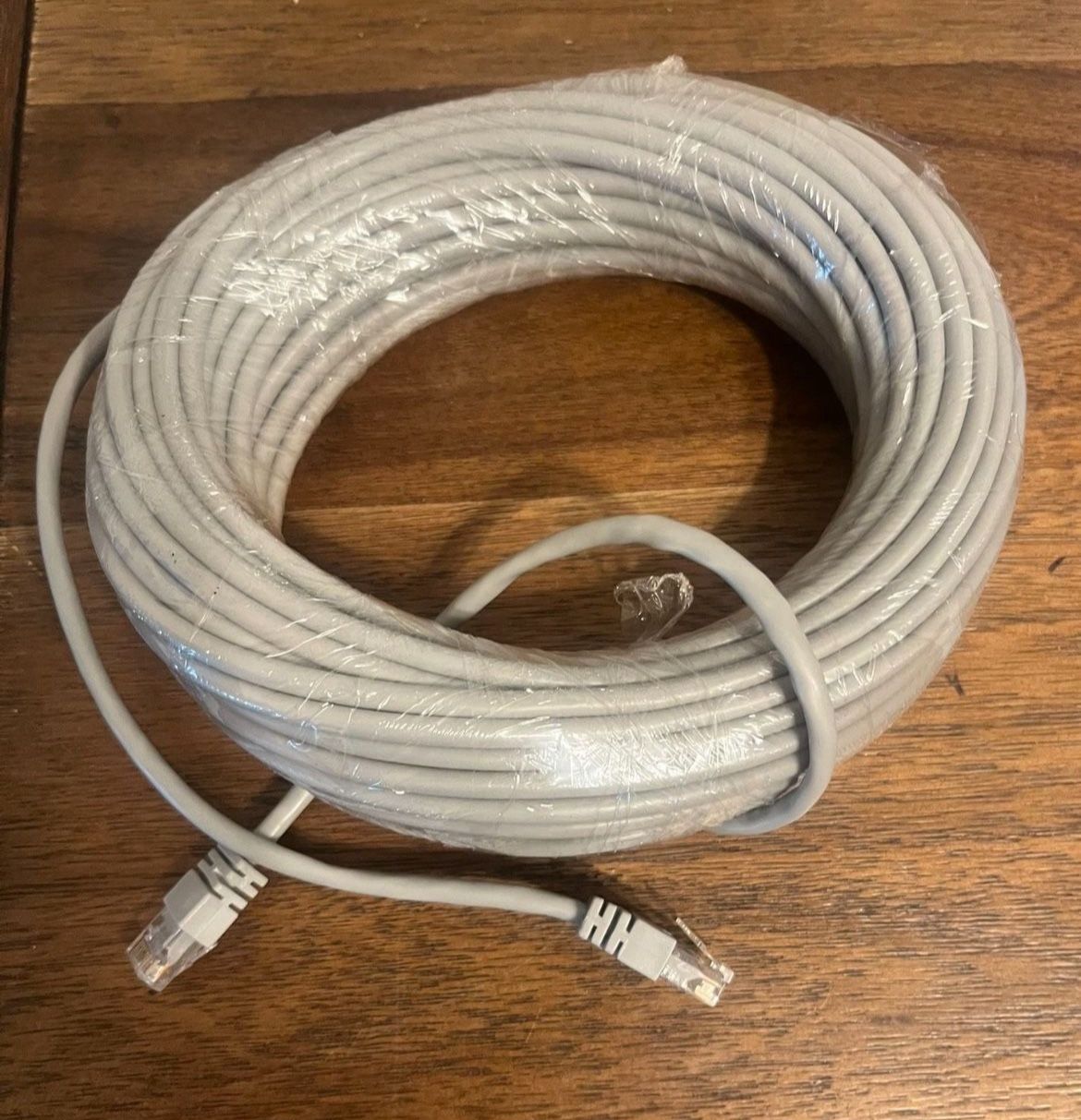 60ft Cat5/Cat6 Ethernet Cable Brand New 60ft Cat5/Cat6 Ethernet Cable This versatile 60-foot Ethernet cable is perfect for a wide range of networking