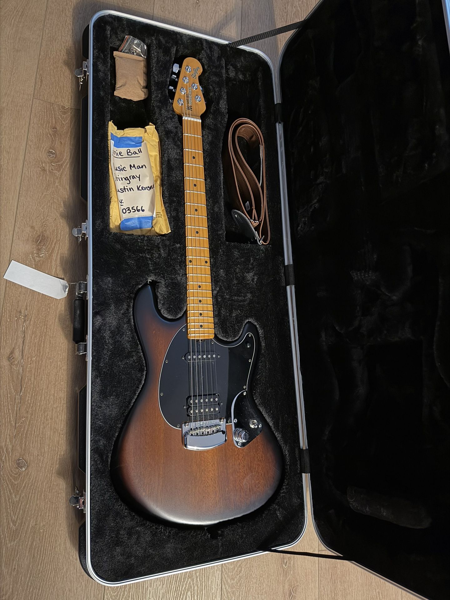 MusicMan Dustin Kensrue / Thrice guitar