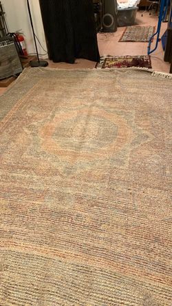 Very large area rug 7.5 x 9.5 ft