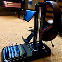 Headset Stand with Charging Station & Gaming Headphones