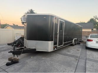 30 feet trailer enclose 8 lugs