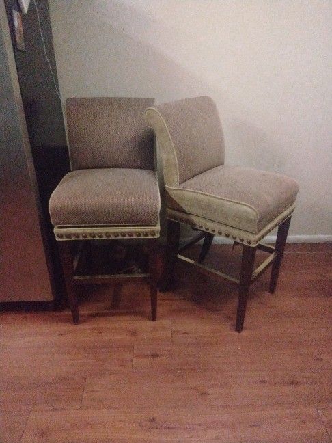 Twin Cushinoned Stooles