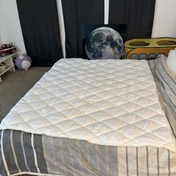 76-61 white duvet like new