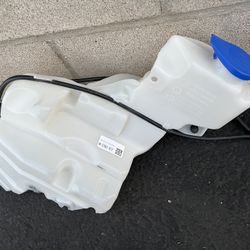 2018-2024 FORD EXPEDITION LINCOLN NAVIGATOR WINDSHIELD BOTTLE RESERVOIR TANK OEM
