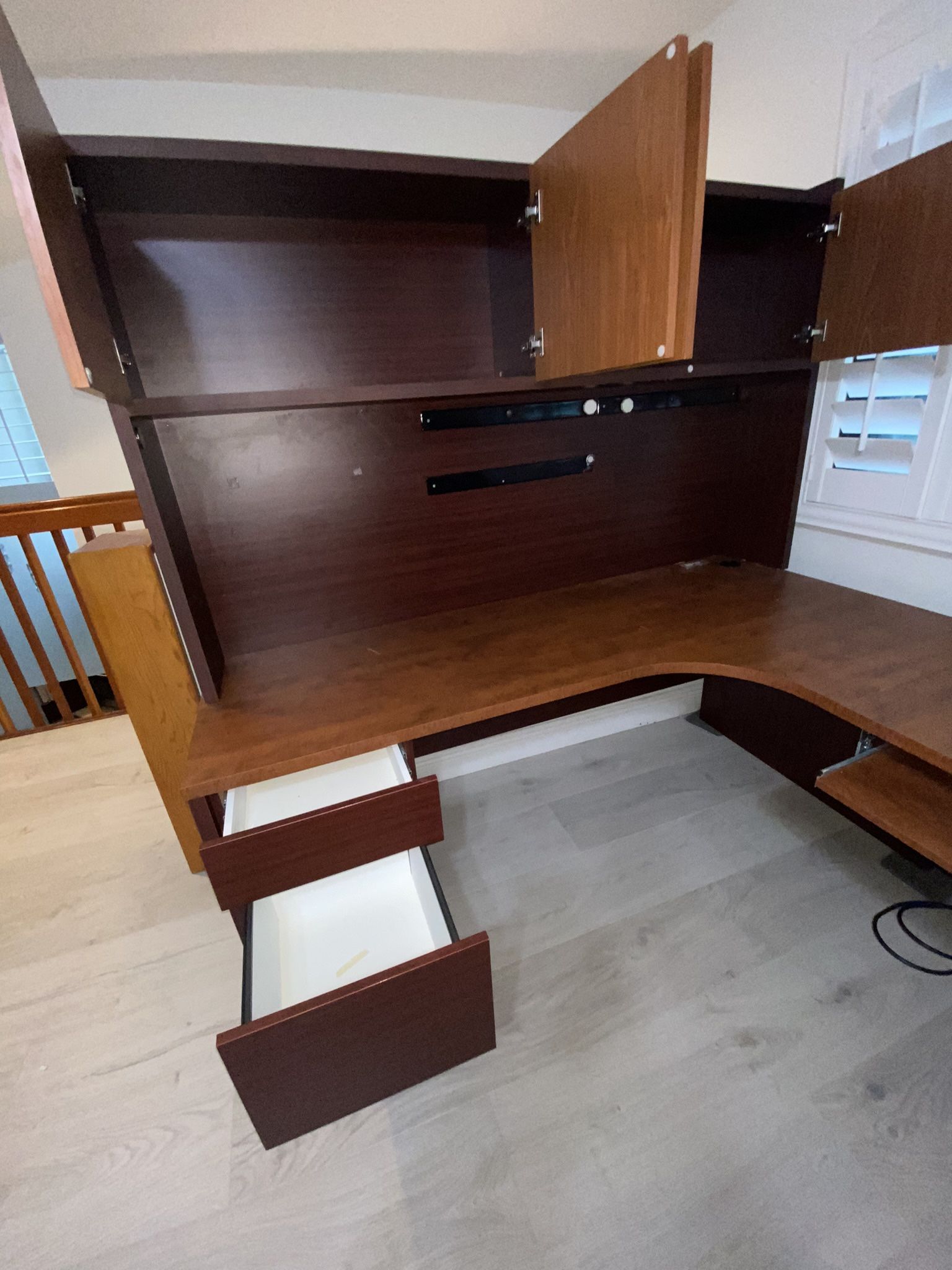 Must sell Office Corner Desk for Sale in Fort Lauderdale, FL OfferUp