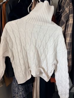 Cropped turtle neck sweater