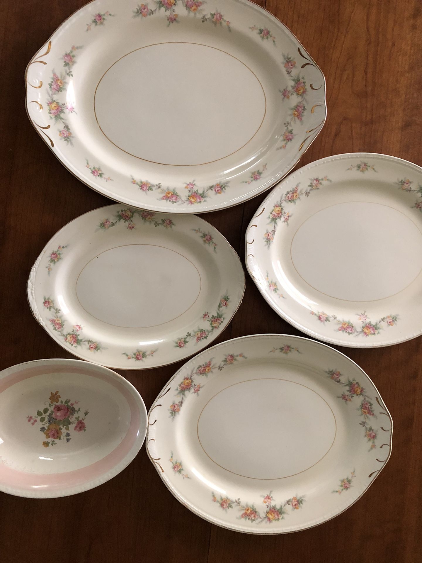 1947 Countess & 1947 Marilyn Pink by HOMER LAUGHLIN Serving Platters and Bowl (5 Pieces)