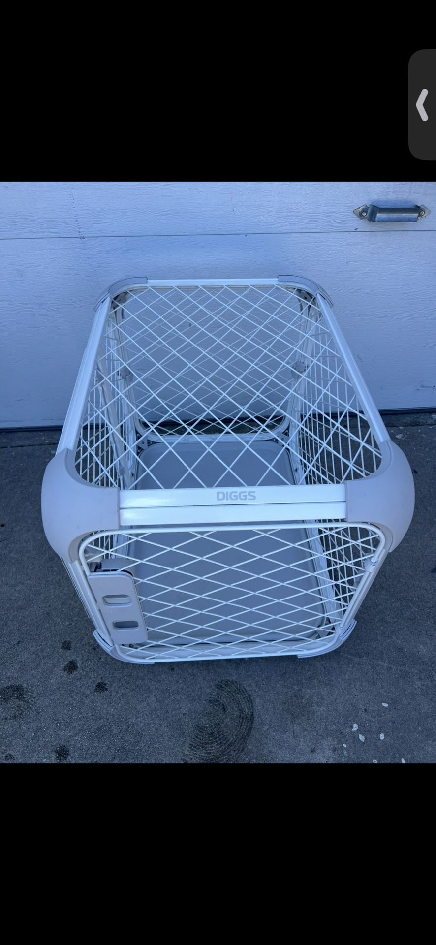 DIGGS EVOLV DOG CRATE MEDIUM SIZE