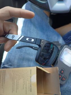 OAKLEY HOLBROOK/OAKLEY RAIDERS HOLBROOK/COSTA SUNGLASSES 3 PAIRS