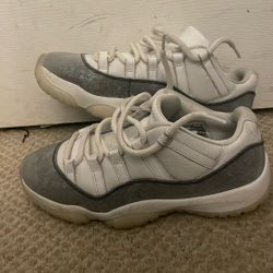 Jordan 11 Lows