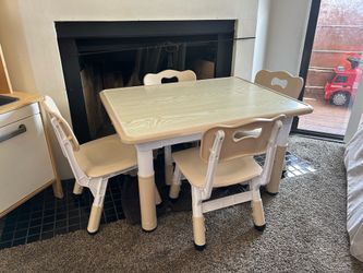 Toddler Table and 4 Chairs