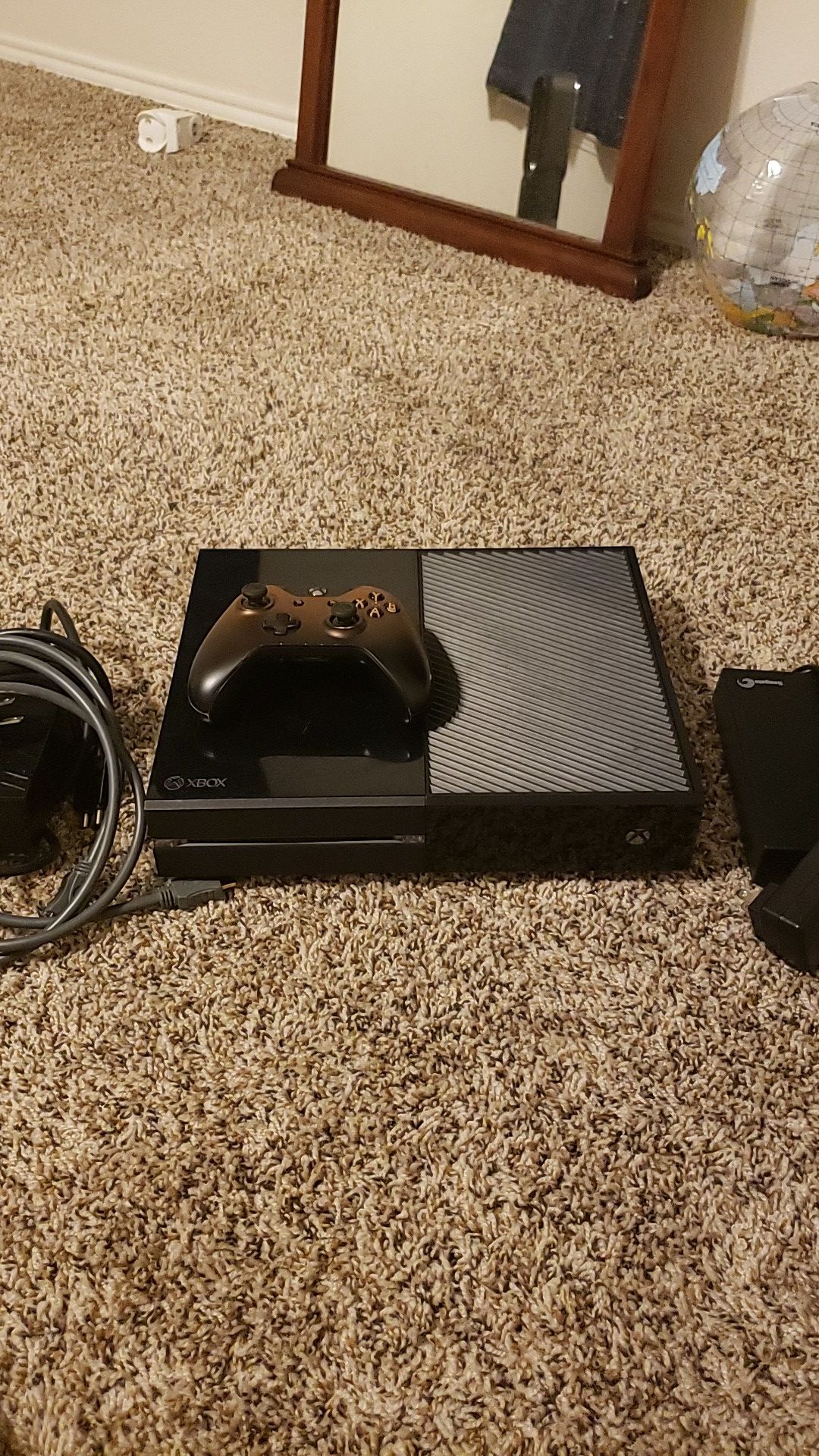 XBOX ONE WITH 4 TB HARD DRIVE