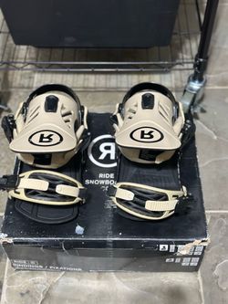Ride EX large snowboard bindings.