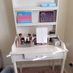 Makeup Vanity / Desk