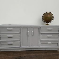 Beautiful Modern Vintage Dresser 72x19x31