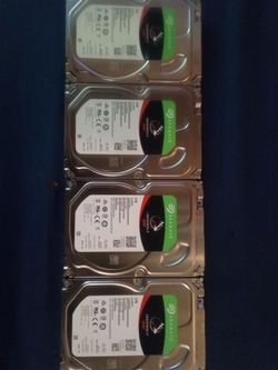 Seagate iron Wolf 4 TB HHD X4