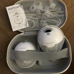 Momcozy M5 Pump + Extras 