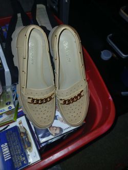 All size 10 women's shoes all for 40