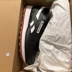 Reebok Classic Leather Women 7.5 Black/white Running Sneakers 