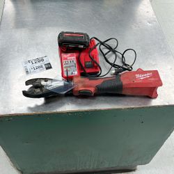 Milwaukee Cordless Utility Crimper With Battery And Charger