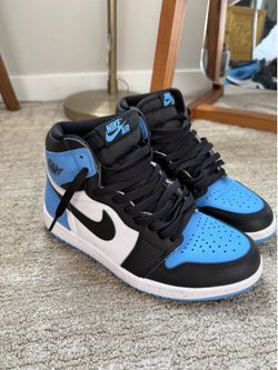 Jordan 1 Retro High OG UNC Toe