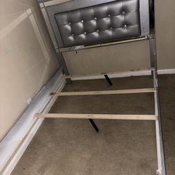 Full Size Hava Upholstered Standard Sliver Mirror Bed