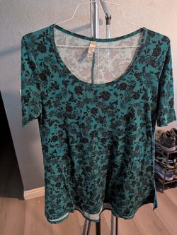 Lularoe Perfect T's Small
