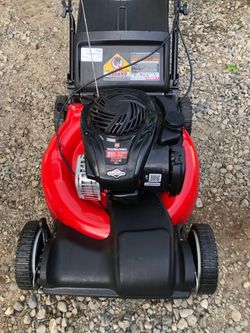 Beautiful like new Available right now first come first serve self-propelled lawnmower very nice