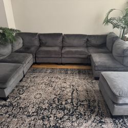 Modular Couch With 2 Ottomans