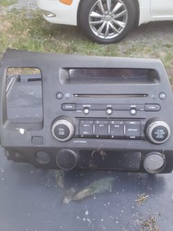 2007 Honda Civic Stock Radio And Trim.