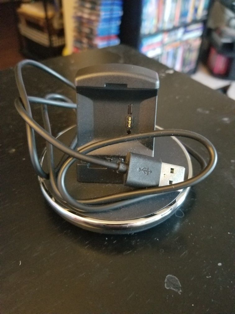 Ionic Fitbit stand up charger