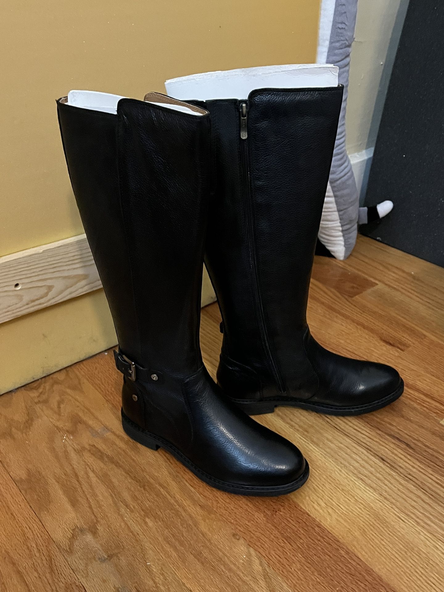 Size 8 Black Knee-High Boots