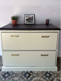 Modern beige dresser