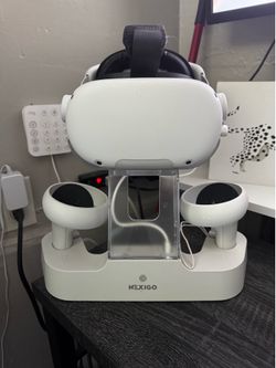 Meta Quest Oculus 2 + Charging Station/Adjustable Headset