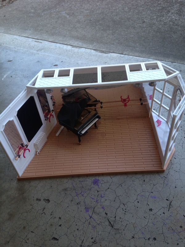 Lori Doll love to dance ballet studio doll house. Light and piano work