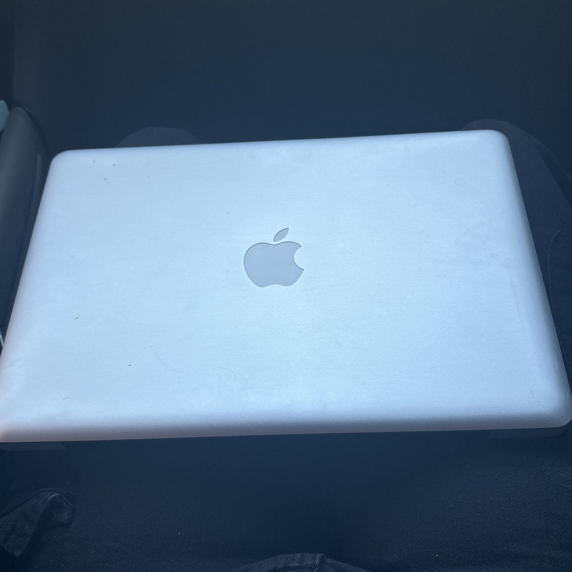 Mac Book 2010