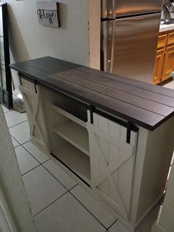 Farmhouse style tv stand