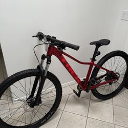 Trek marlin 4 size small 27.5 inch wheel crimson red gen 2