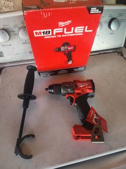 Milwaukee
M18 FUEL 18V Lithium-Ion Brushless Cordless 1/2 in. Hammer Drill/Driver (Tool-Only)
