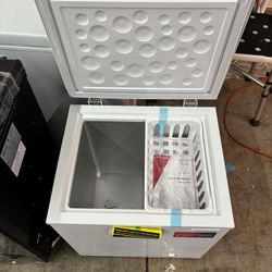 Garage Ready 2.1 cu. ft. Convertible Chest Freezer