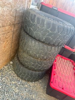 33x12.50R17